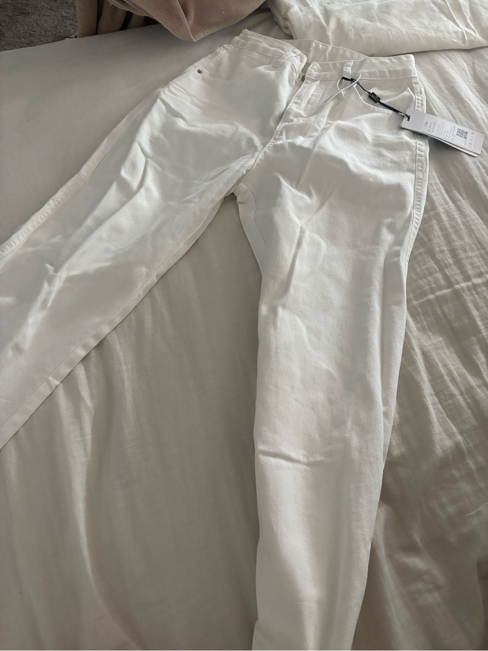 White High-Rise Straight Jeans